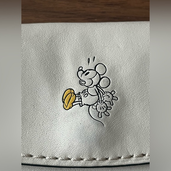 Mickey Mouse Coach clutch - Picture 3 of 16